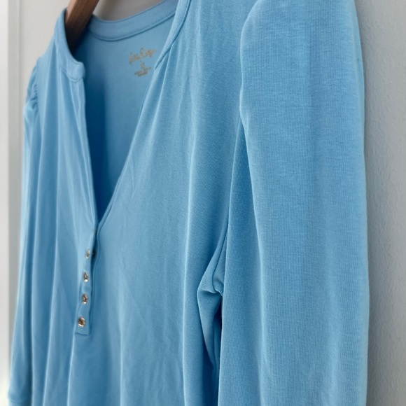 Lilly Pulitzer 3/4 Sleeve Blue Top with Gold Snaps - Picture 2 of 5